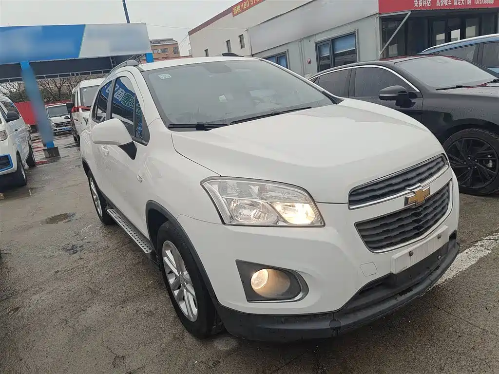 Chevrolet Trax 2016 1.4T Automatic 2WD Comfort Sunroof Edition фото 4