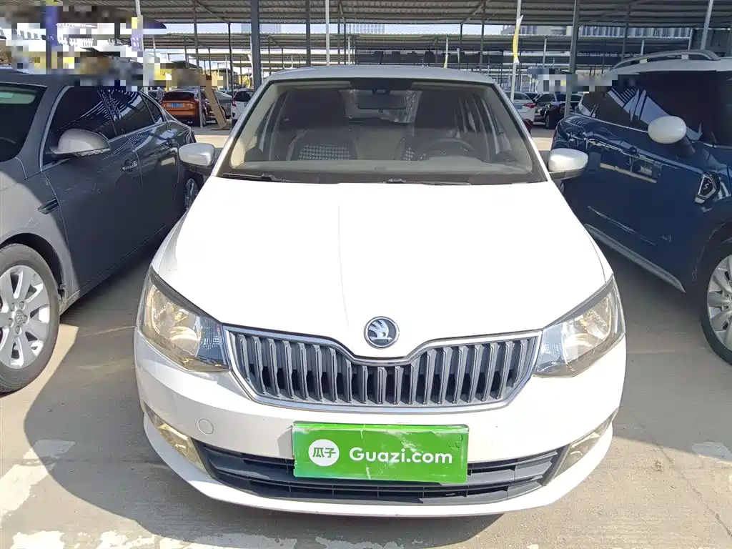 Škoda Fabia 2015 1.6L Automatic Innovation Edition фото 3