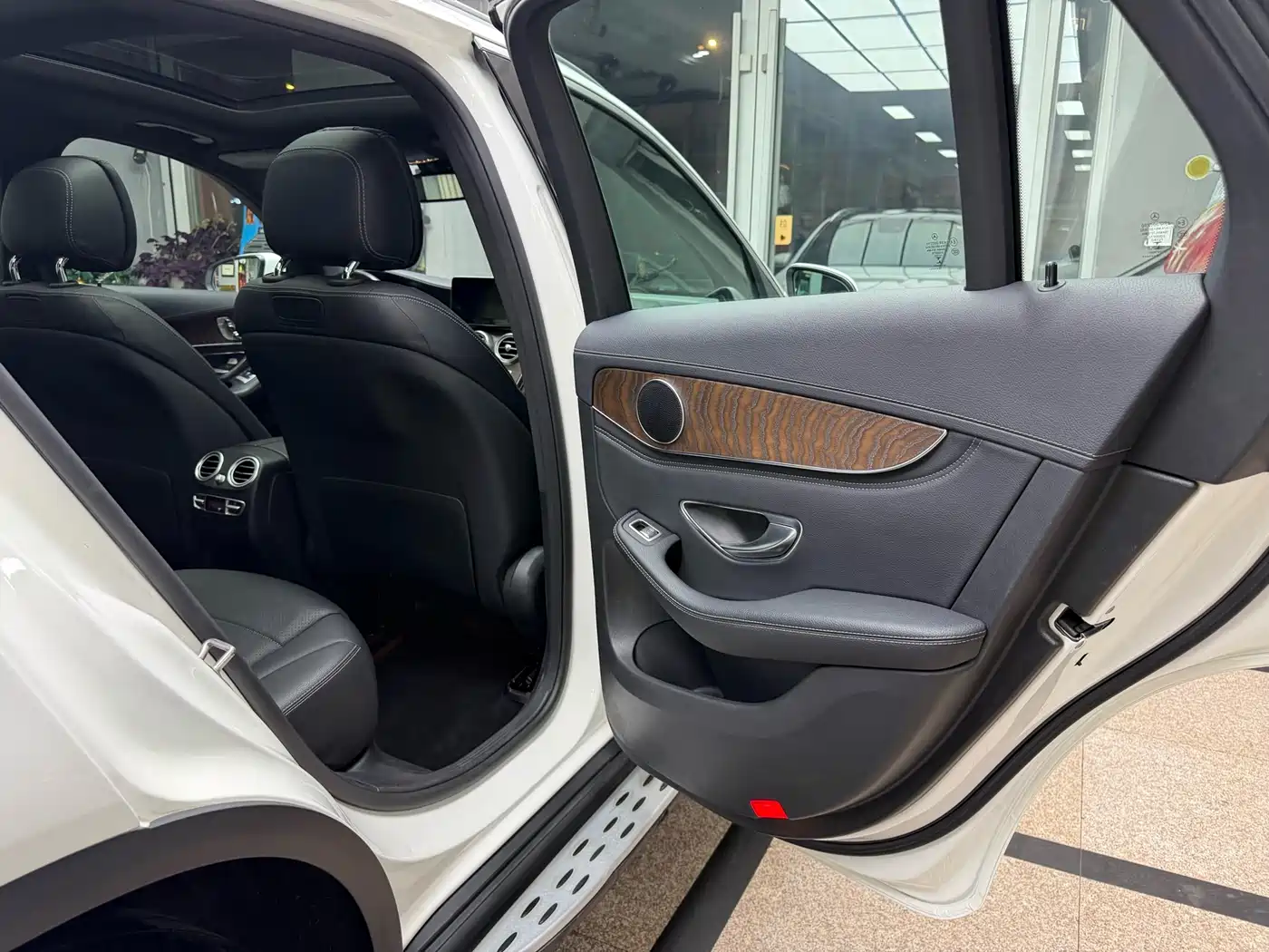 Mercedes-Benz GLC 2016 GLC 300 4MATIC Dynamic фото 32