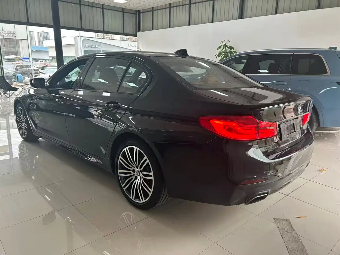 BMW 5 Series 2019 530Li Premium M Sport Package фото 8