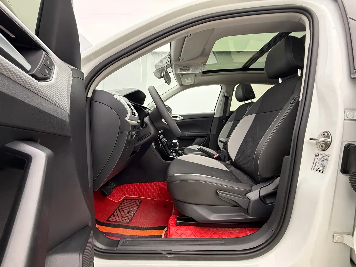 Volkswagen Tanying 2021 1.5L Automatic Smart Connect Edition фото 18