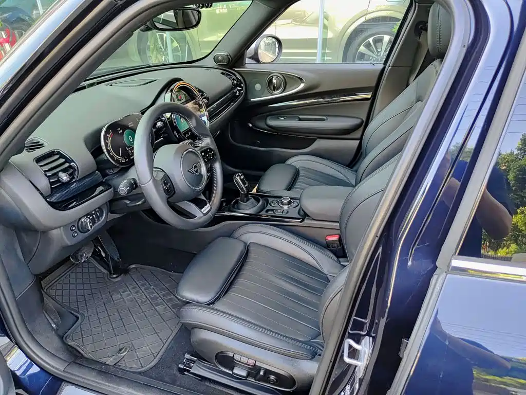 MINI CLUBMAN 2023 2023 Facelift 1.5T COOPER Connoisseur