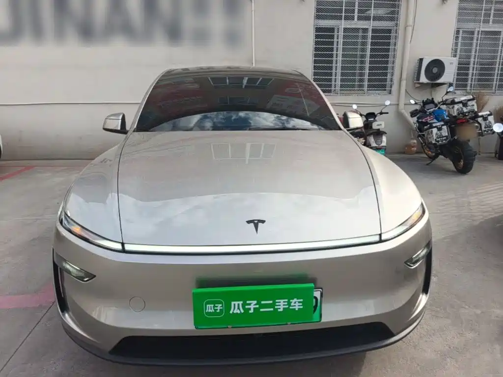Tesla Model Y L 2026 2025 Facelift Long Range AWD