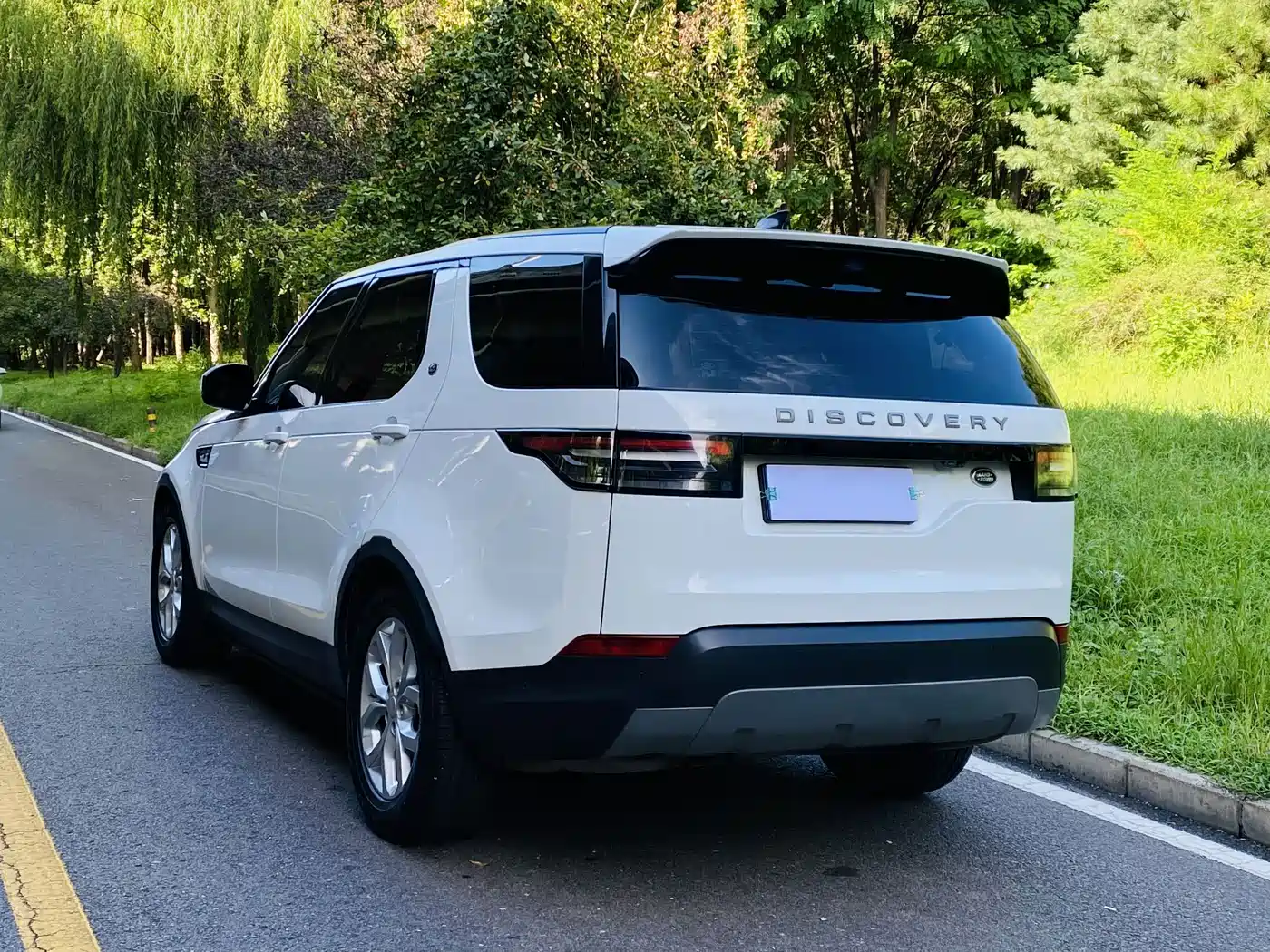 Фото 18 - Land Rover Discovery