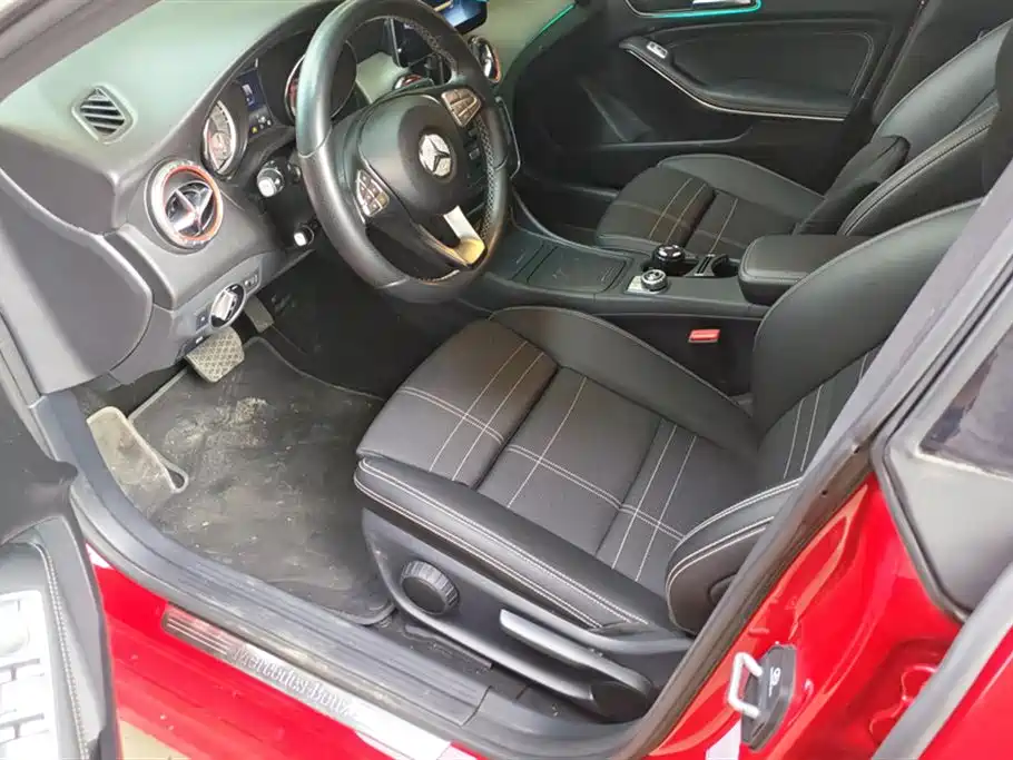 Mercedes-Benz CLA (Import) 2016 Facelift CLA 200 Sport фото 9