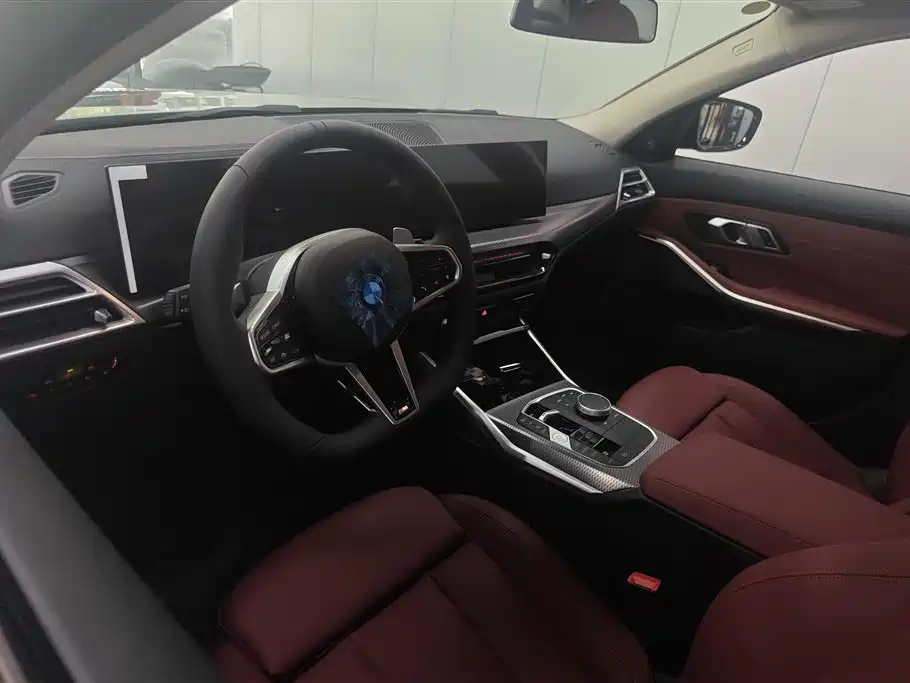 BMW 3 Series 2024 330Li M Sport Shadowline Package фото 11
