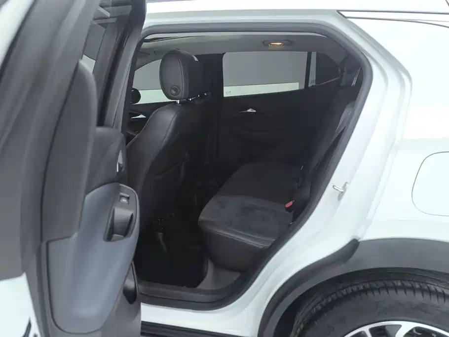 Фото 11 - Buick Encore GX