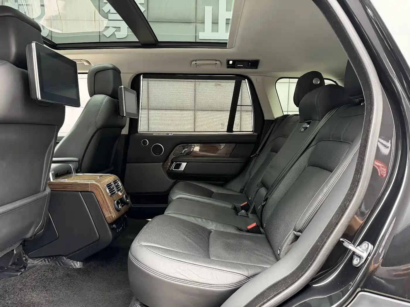 Фото 9 - Land Rover Range Rover