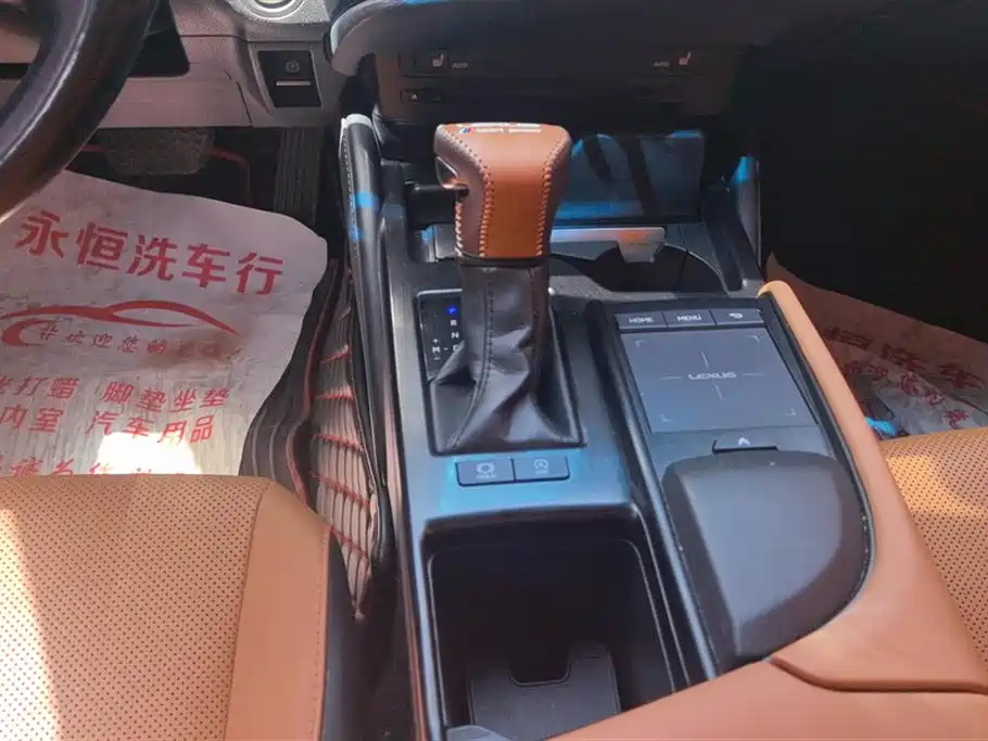 Lexus ES 2021 200 Excellence Edition фото 16