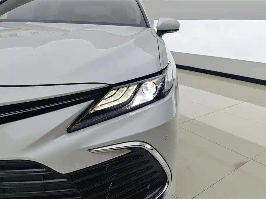 Toyota Camry 2021 2.5G Luxury Edition фото 5