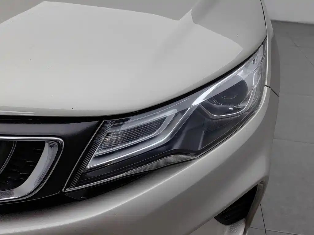 Photo 7 - Geely Emgrand GL
