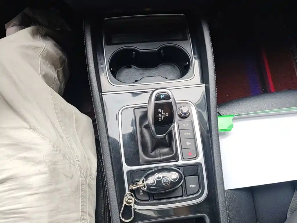 Фото 14 - BYD Song MAX