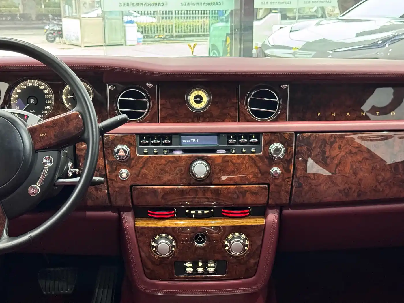 Фото 30 - Rolls-Royce Phantom