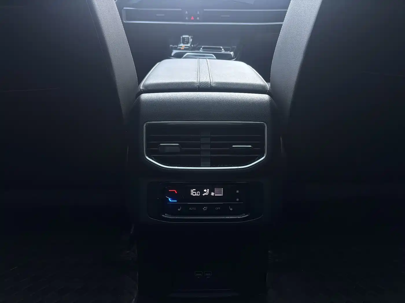 Volkswagen Talagon 2021 380TSI 4WD R-Line Explorer Edition фото 27