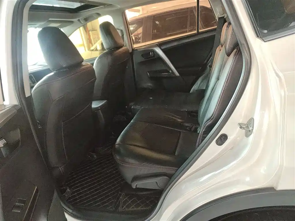 Toyota RAV4 Rongfang 2016 2.0L CVT 2WD Comfort (China V) фото 17