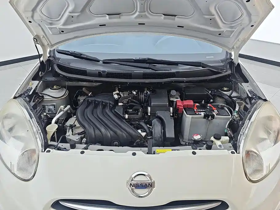 Nissan March 2014 2010 1.5L Manual Easy-Shine Edition