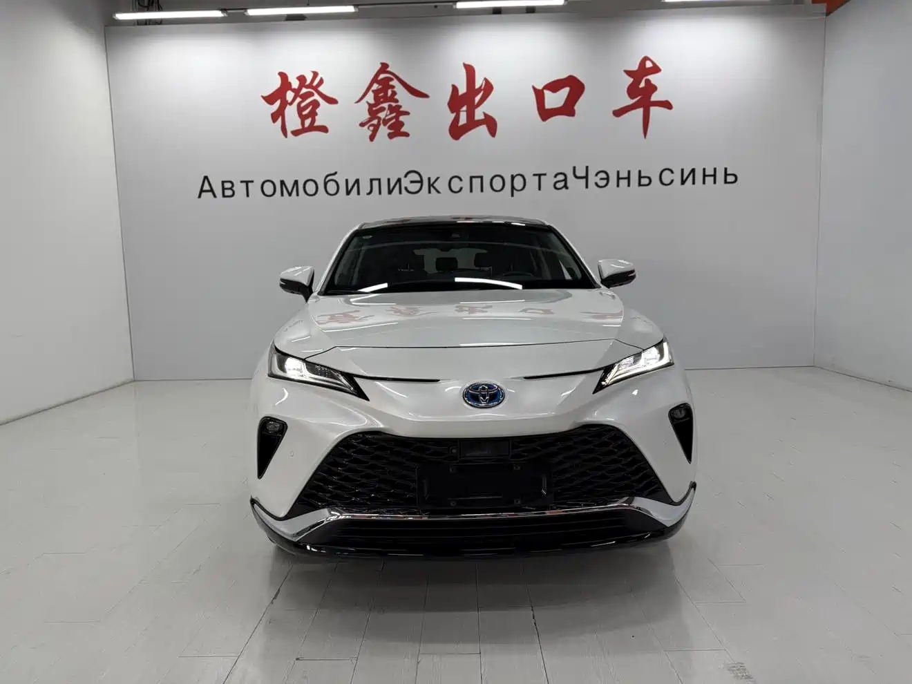 Toyota Venza 2022 Dual Engine 2.5L CVT 4WD Supreme фото 2