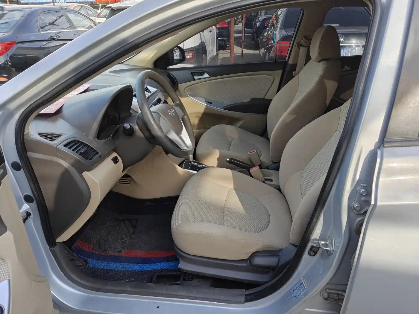 Hyundai Verna 2013 Sedan 1.4L Automatic Standard GL фото 7