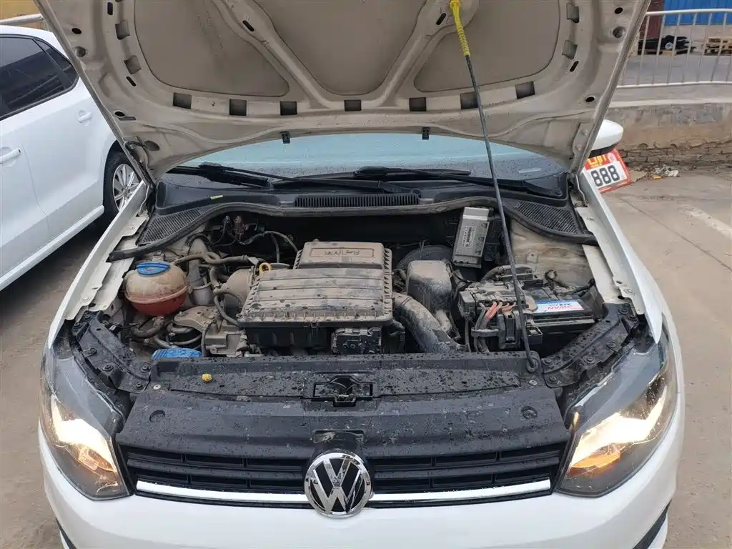 Volkswagen Polo 2016 1.4L Automatic Trend фото 20