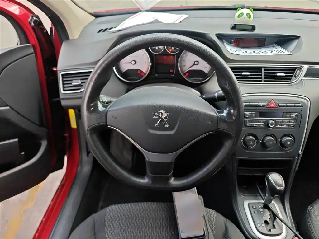 Peugeot 308 2014 Model Joy Edition Classic 1.6L Automatic Superior Style фото 11