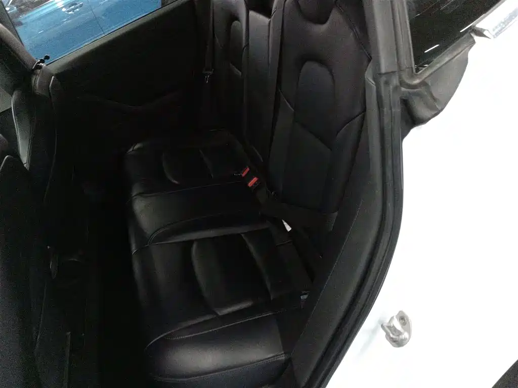 TESLA MODEL 3 (IMPORTED)