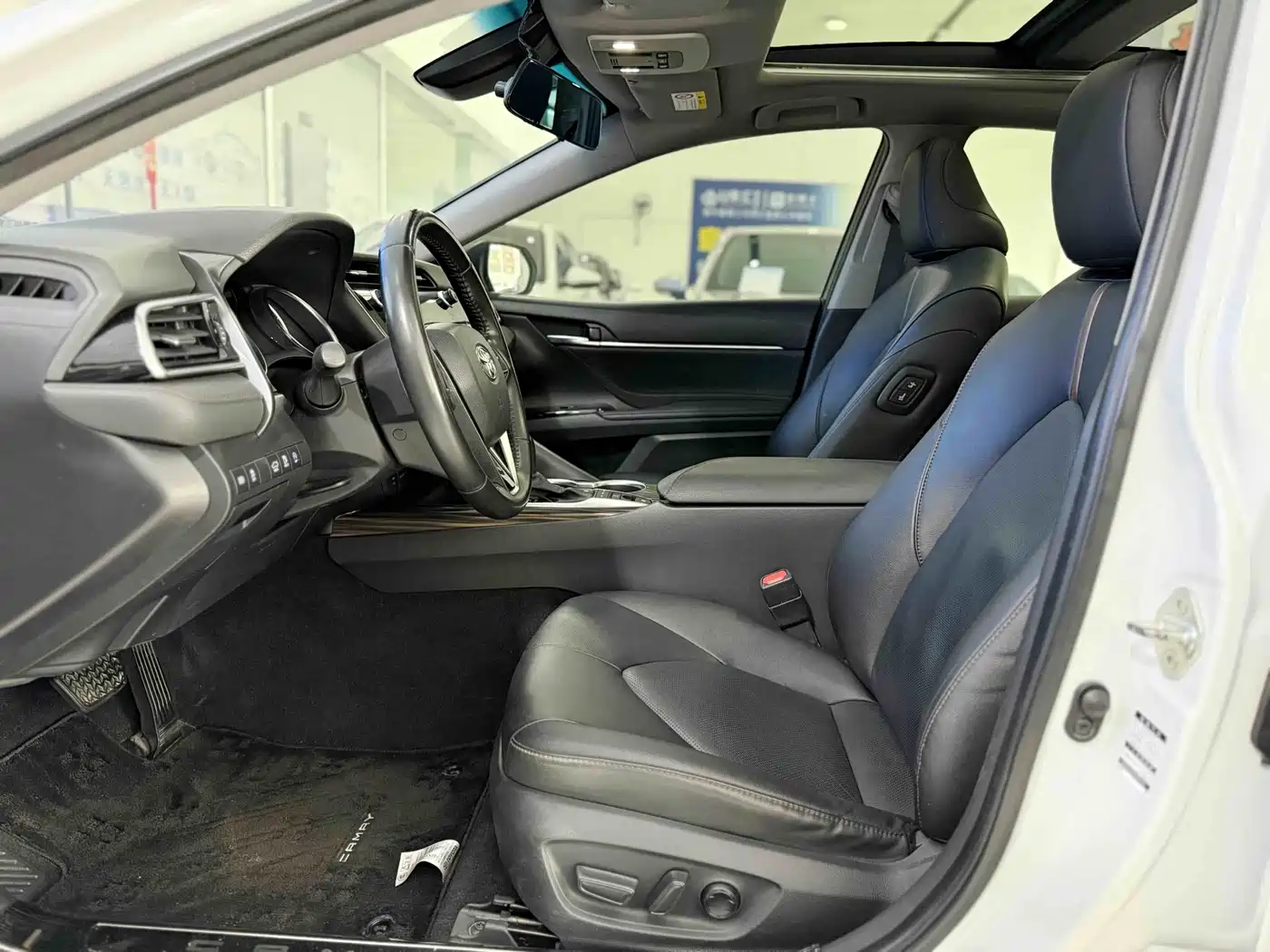 Toyota Camry 2019 2.5G Luxury Edition China VI фото 4