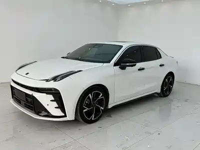 Lynk & Co 03
