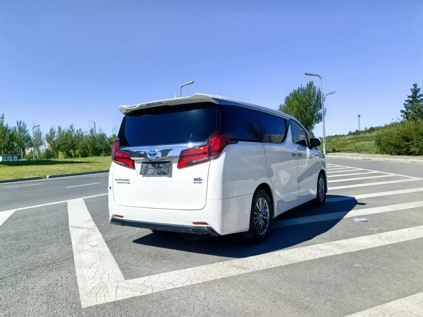 Toyota Alphard 2021 Hybrid 2.5L Premium фото 6