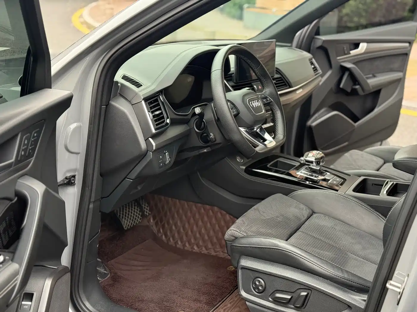 Audi Q5L 2023 40T Ice & Snow Sport Edition фото 4