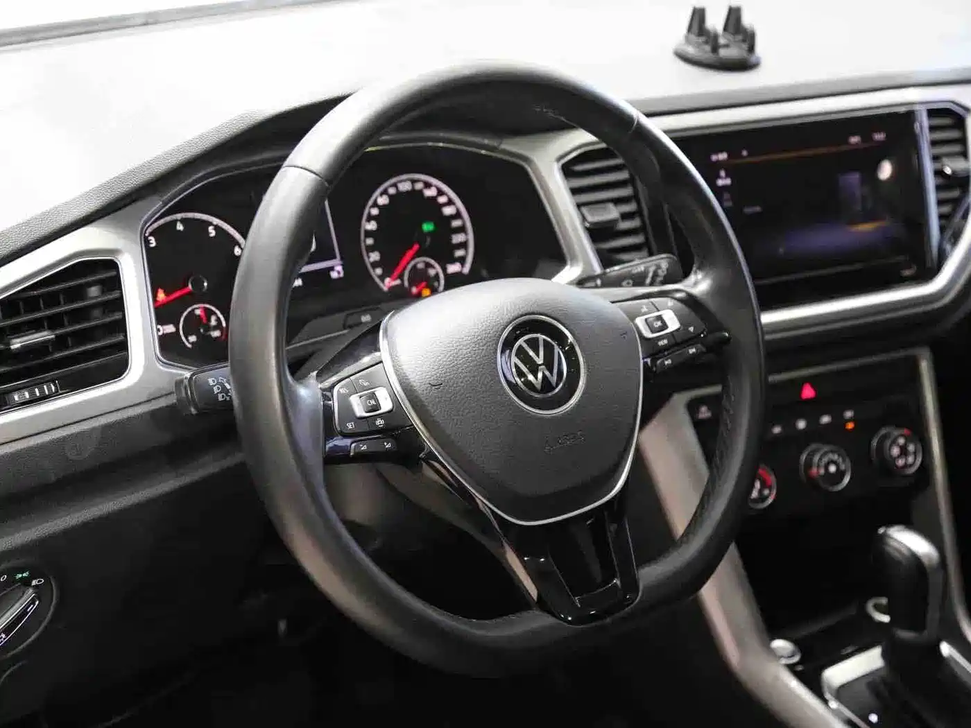 VOLKSWAGEN T ROC EXPLORING SONGS