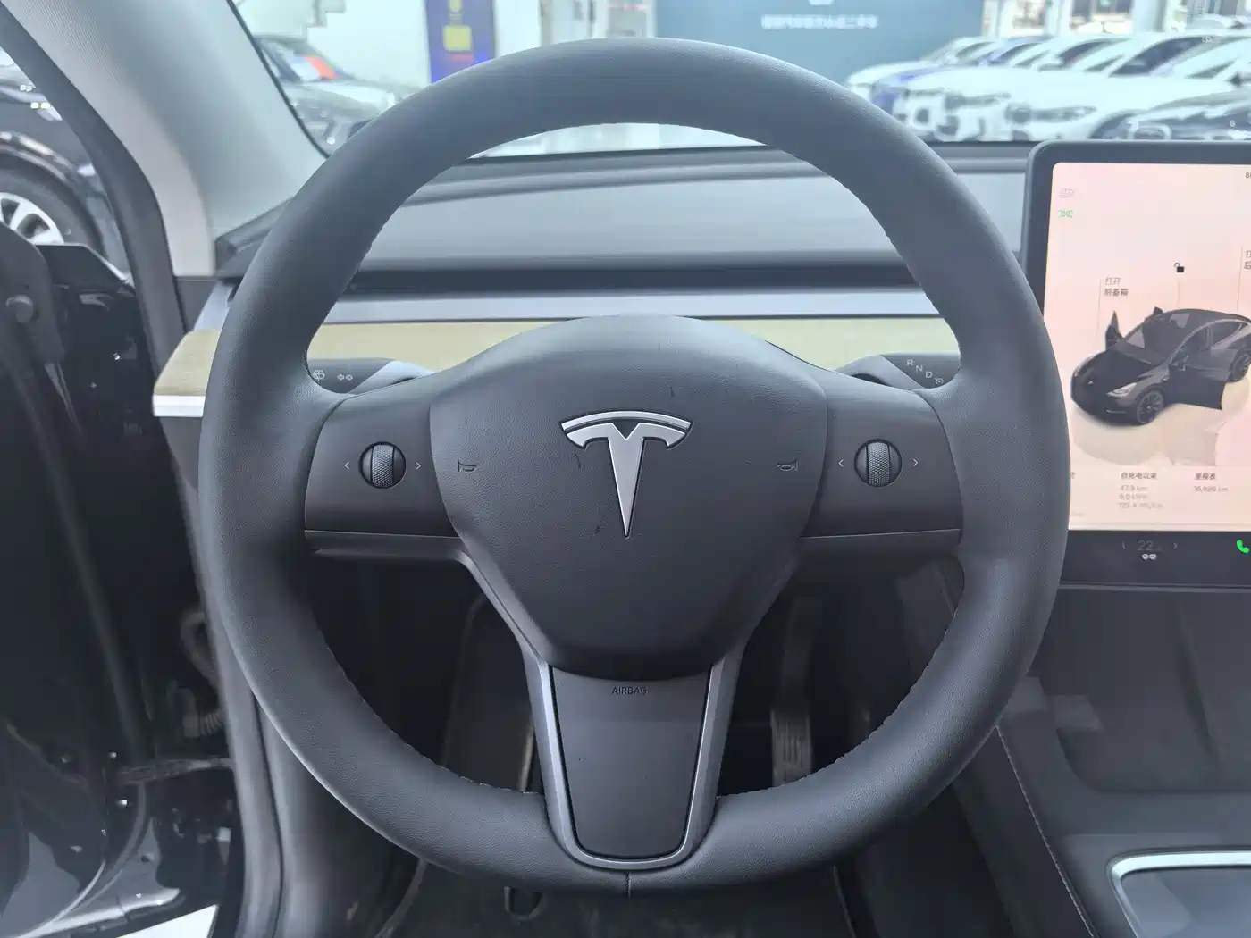 TESLA MODEL Y
