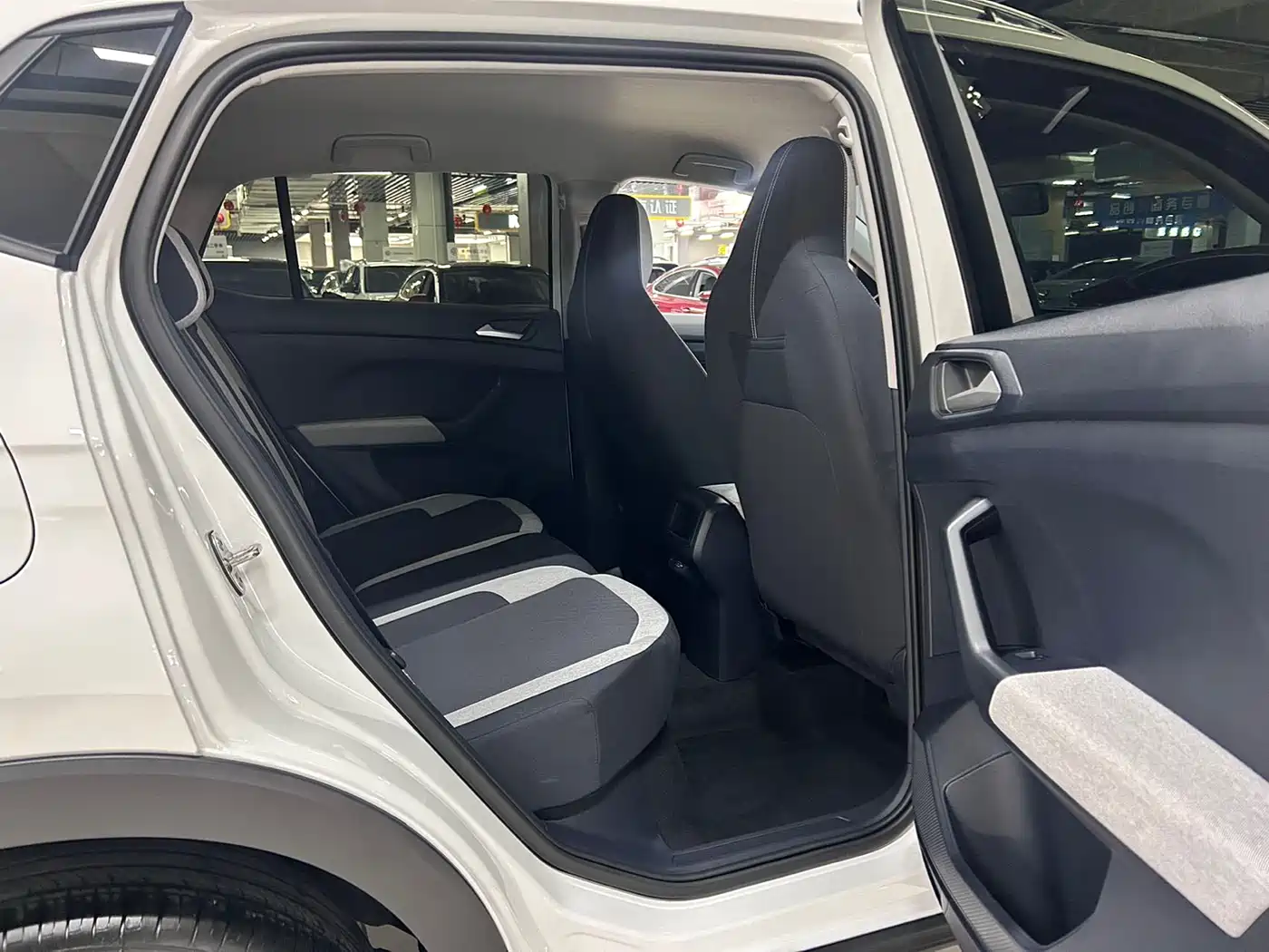 Volkswagen Tharu 2025 Model Rising Star 1.5L Advance Edition фото 11