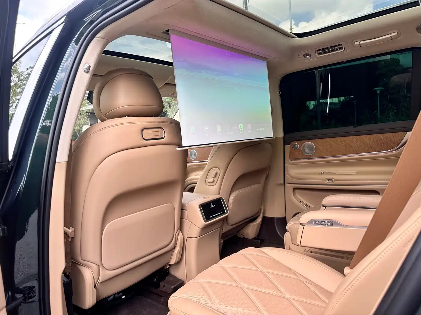 Aito M9 2026 2025 Extended Range Ultra 52kWh 6-Seater