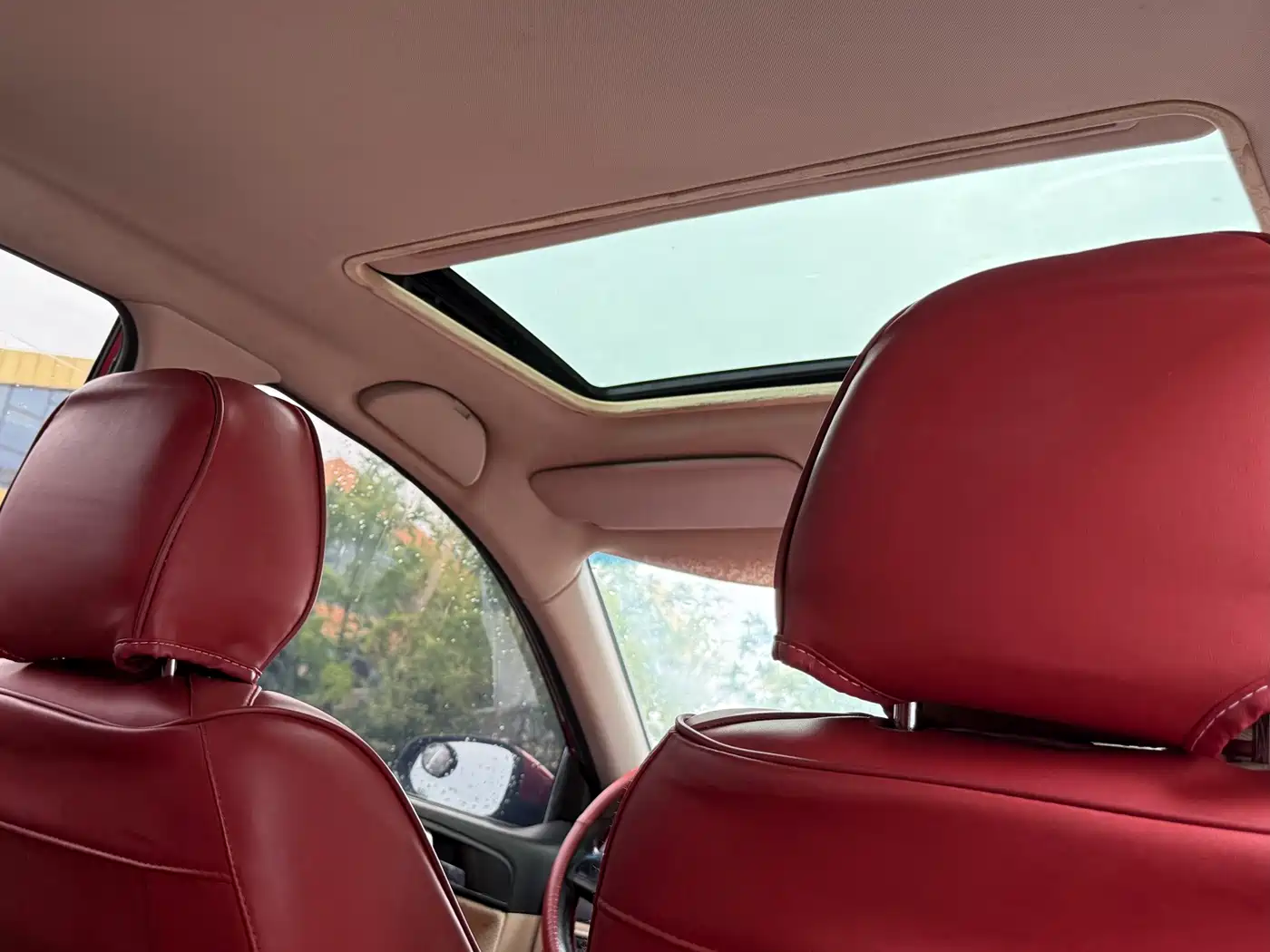 Zhonghua H330 2013 2013 1.5L Automatic Luxury
