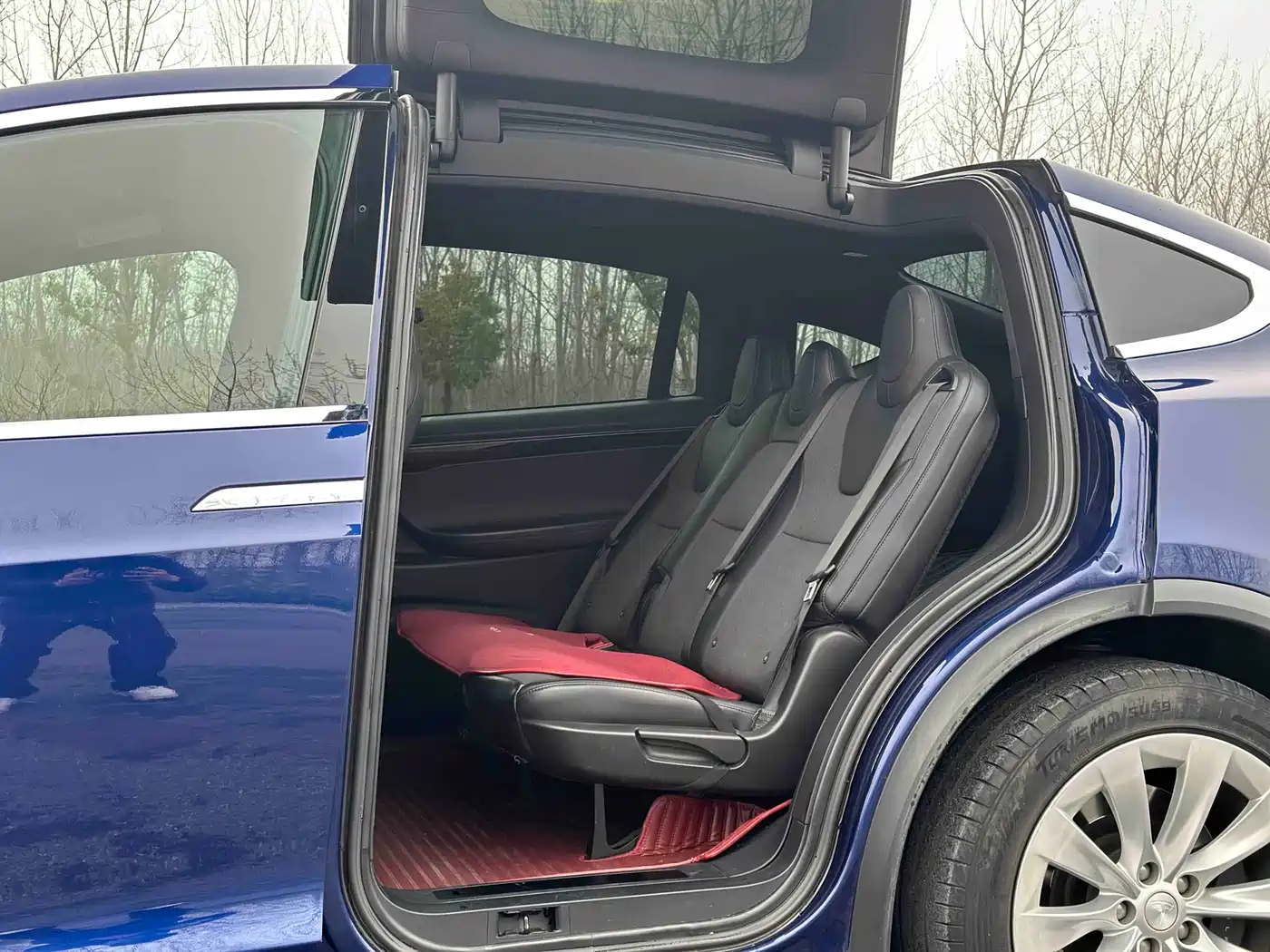 TESLA MODEL X