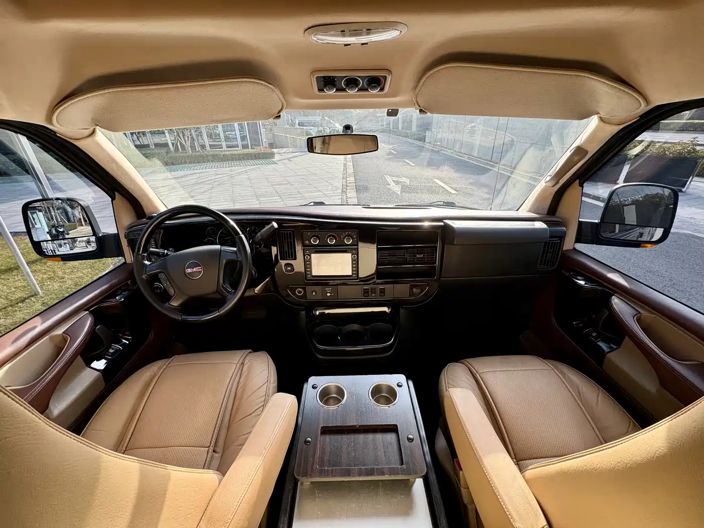 GMC Savana 2017 2017 2500S Premium Edition