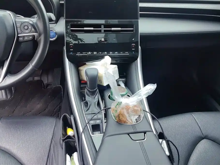 Toyota Avalon 2022 Hybrid 2.5L XLE Premium Edition фото 16