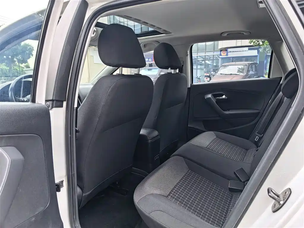 Volkswagen Polo 2018 1.5L Auto Comfort фото 4