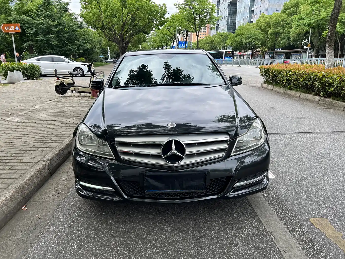 Mercedes-Benz C-Class 2013 Model C 180 CGI Classic фото 2