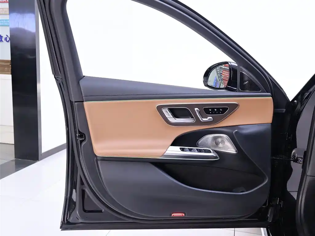 Mercedes-Benz E-Class 2024 Model E 300 L Luxury фото 18