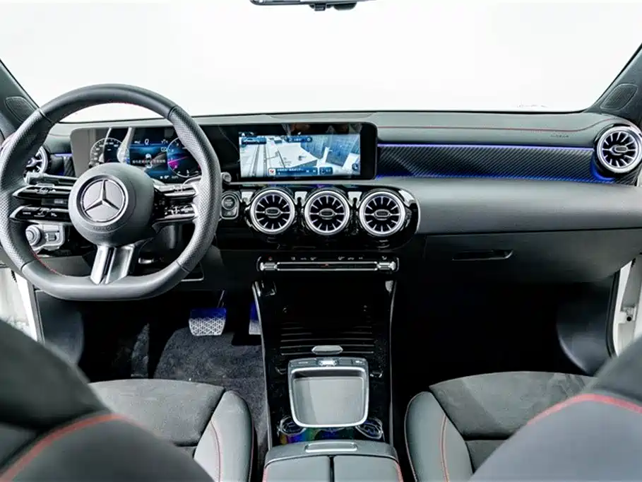 Mercedes-Benz A-Class 2025 A 200 L Fashion Edition фото 12