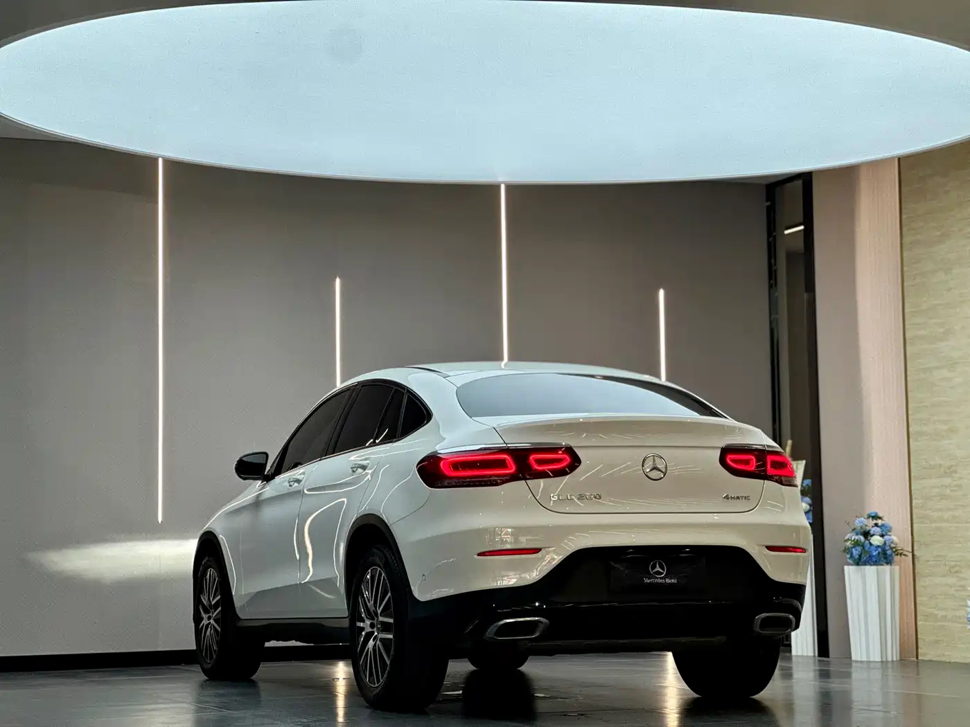 Mercedes-Benz GLC Coupe 2023 Model GLC 260 4MATIC Coupe SUV фото 10