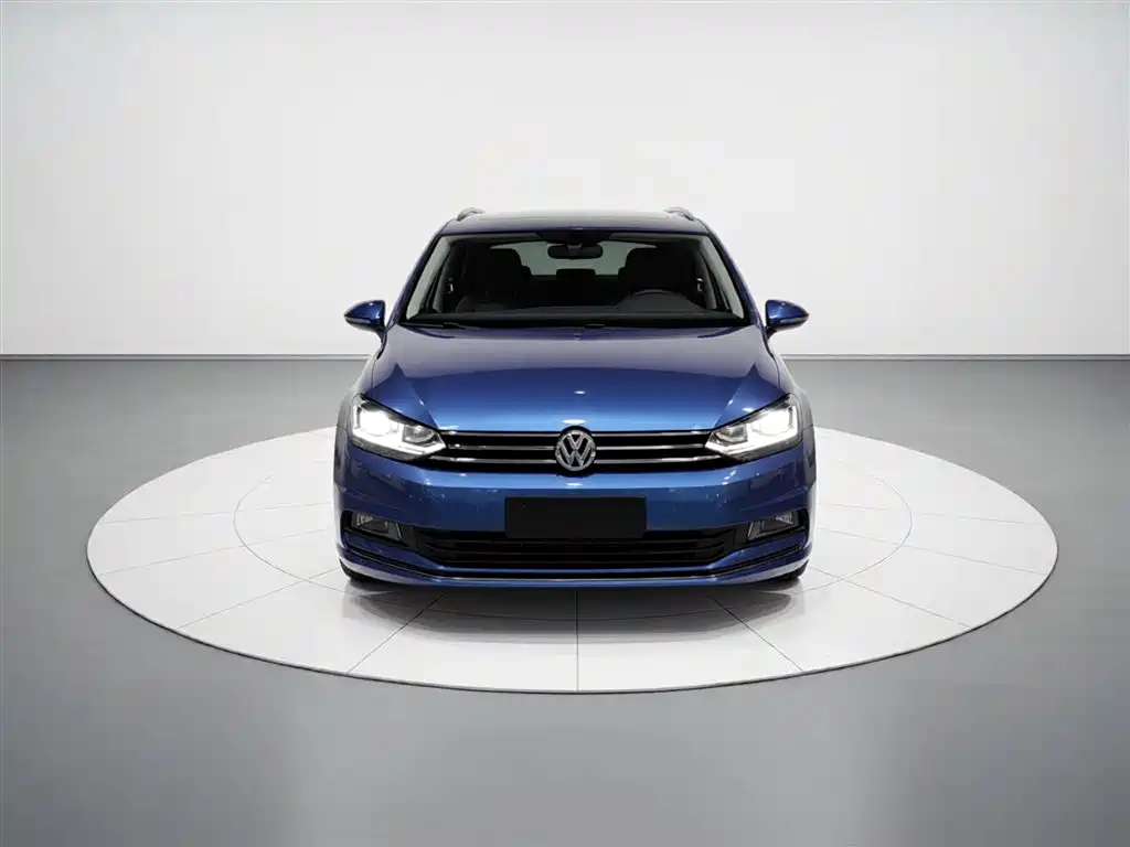 Volkswagen Touran 2018 Touran L 280TSI DSG Luxury 7-seater фото 3
