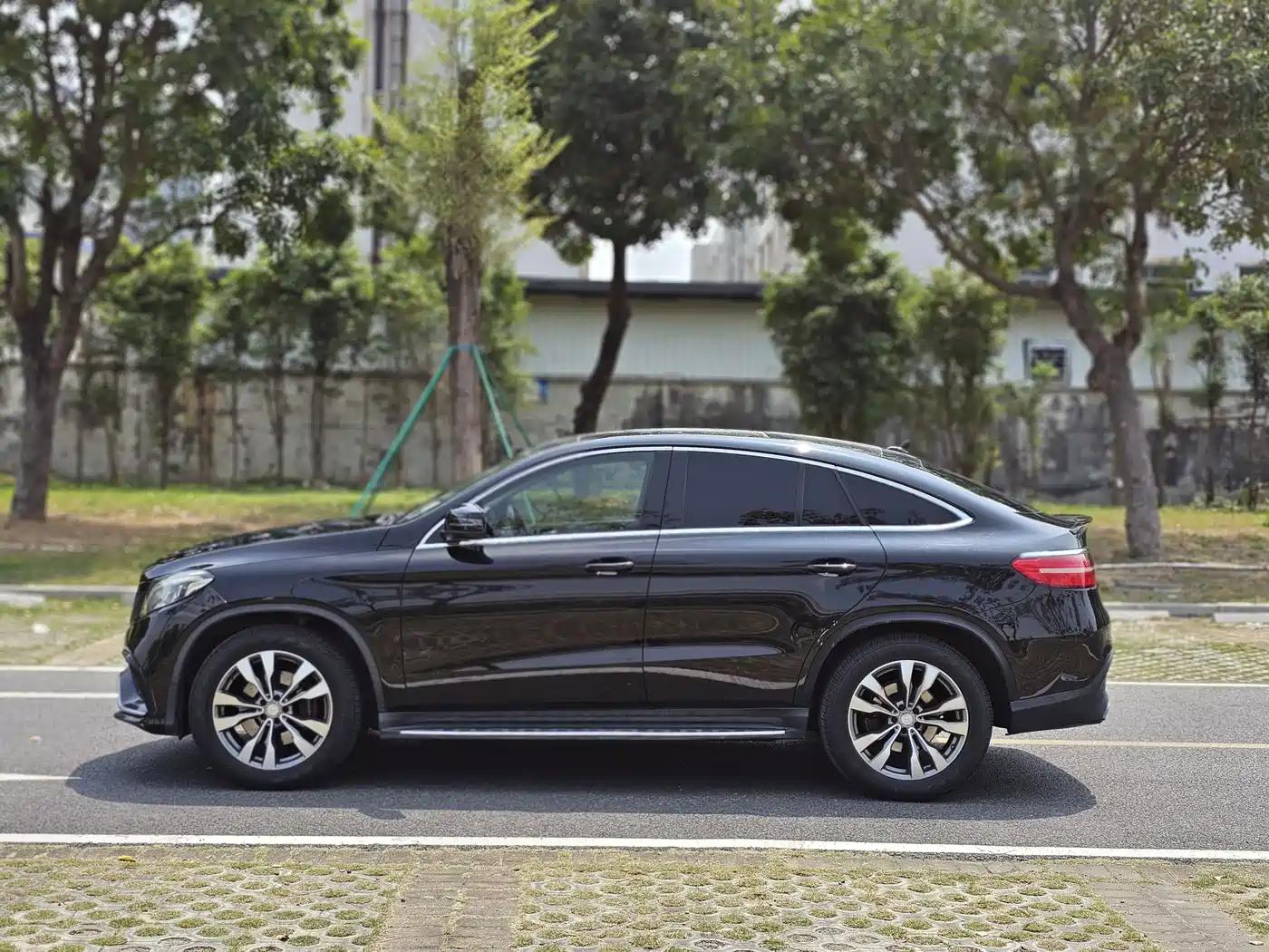 Mercedes-Benz GLE Coupe 2017 GLE 400 4MATIC Coupe SUV фото 7
