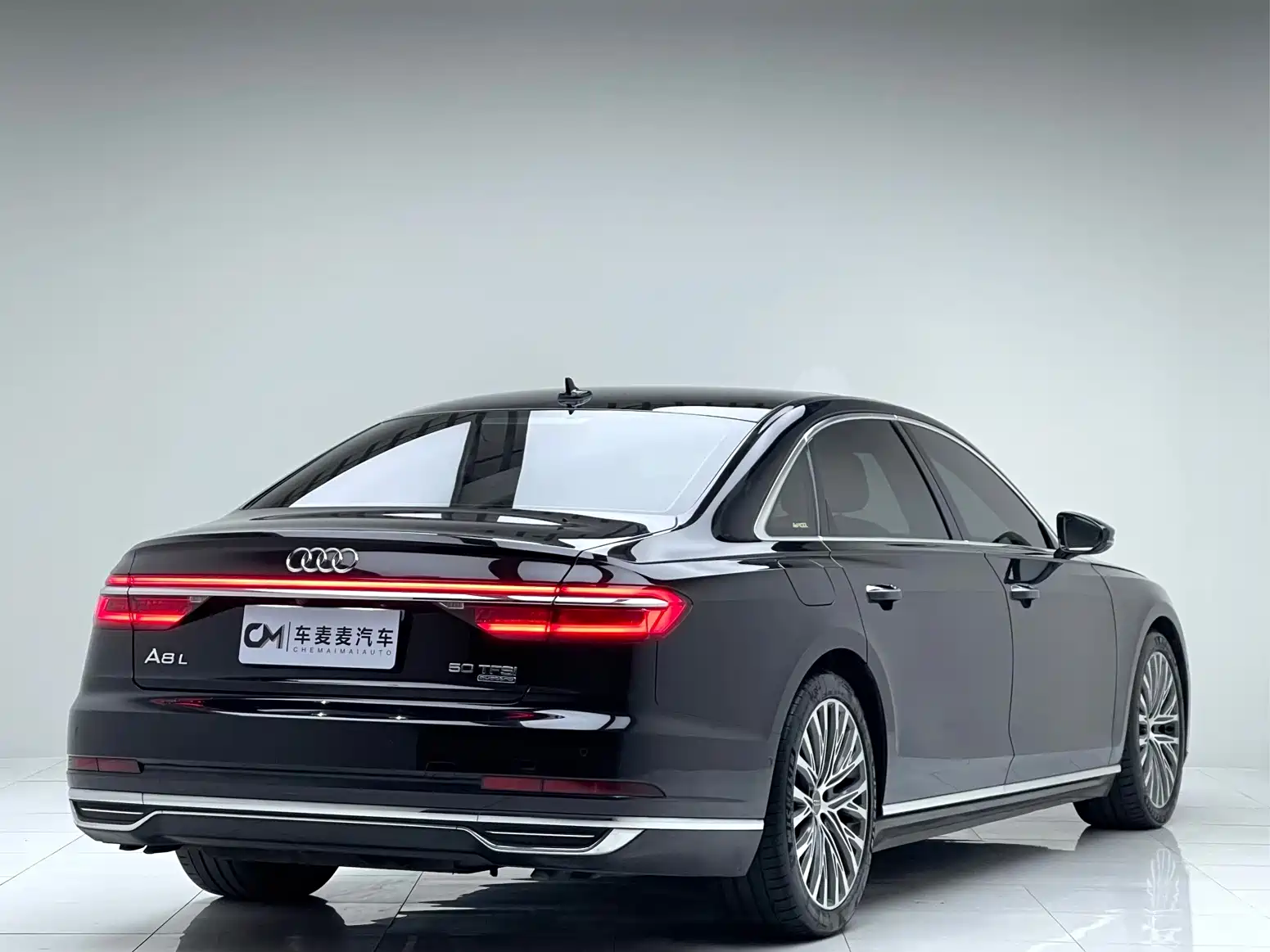 صورة 3 - Audi A8