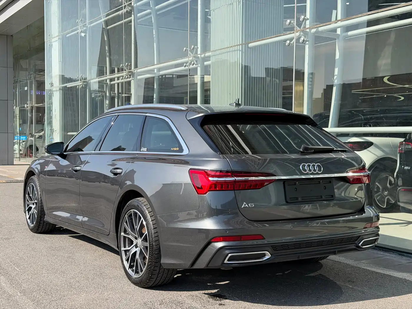 Audi A6 (Import) 2022 Avant Pioneer 40 TFSI Luxury Dynamic фото 4