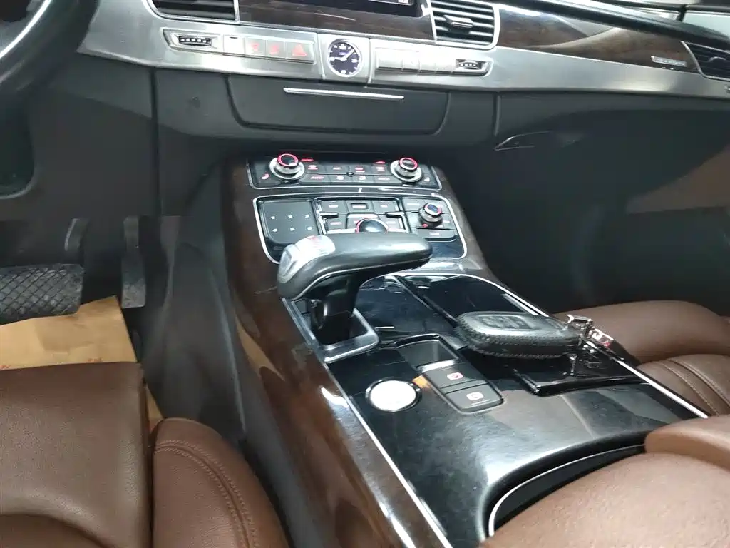 Audi A8 2014 A8L 45 TFSI quattro Comfort фото 6