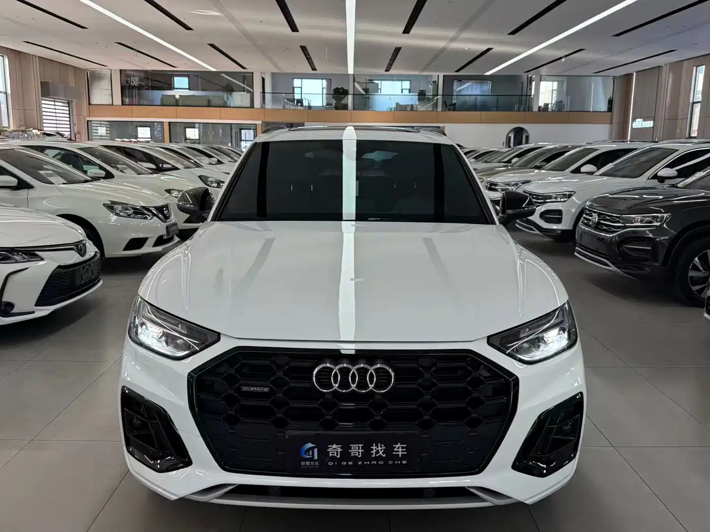 Audi Q5L 2024 Model 40 TFSI Luxury Dynamic фото 2