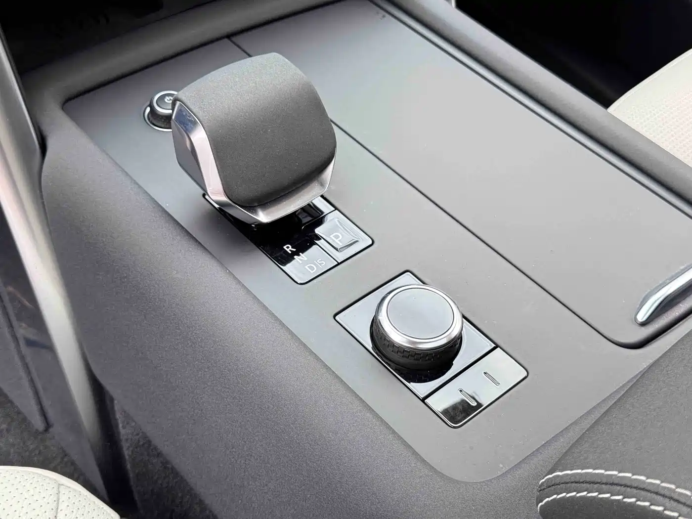 Land Rover Discovery 2021 360PS R-Dynamic S фото 8
