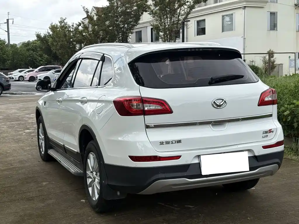 BAIC Huansu S6 2016 2017 1.5T CVT Delight